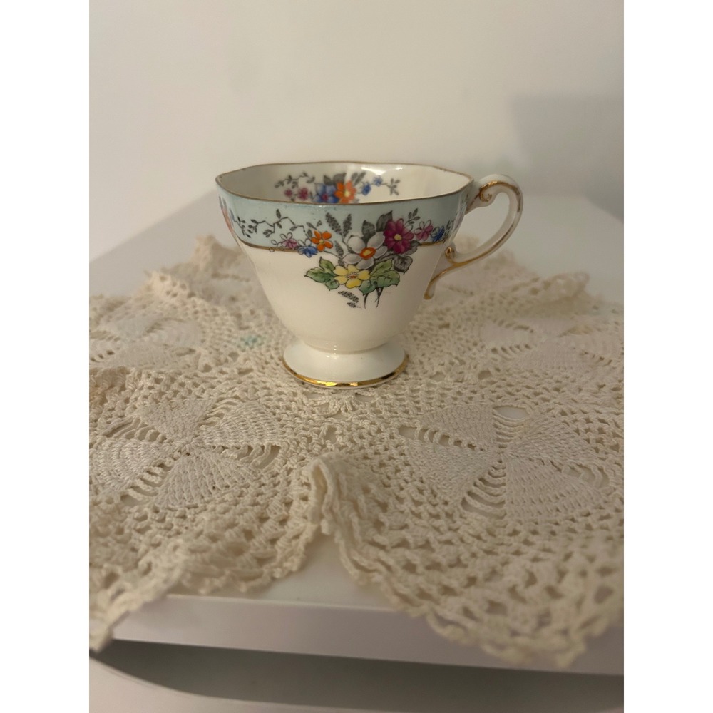Foley China Vintage Tea Cup Floral Bone China Made in England V2502 Gold Trim